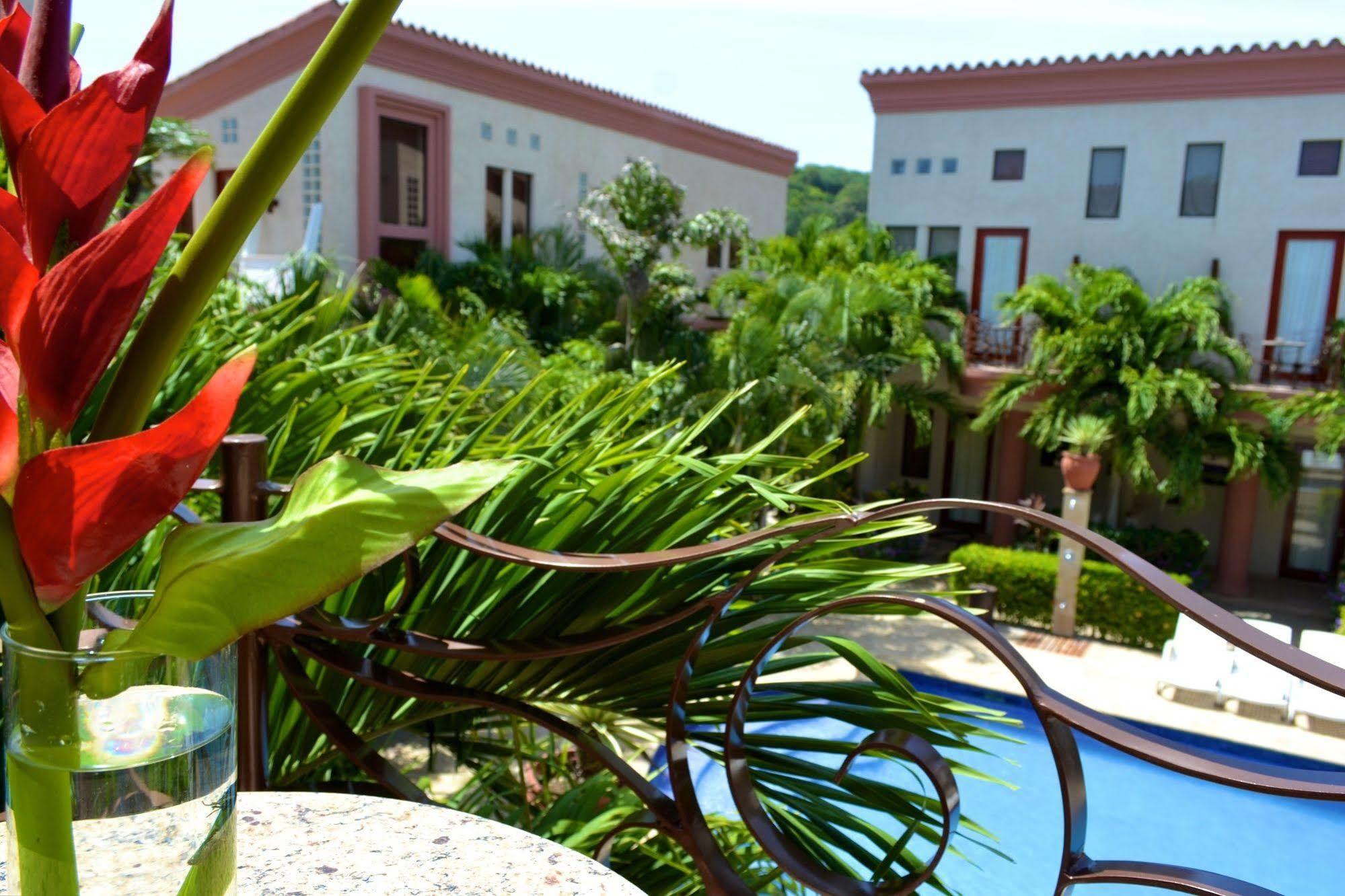 Las Sirenas Hotel And Condos West Bay Luaran gambar
